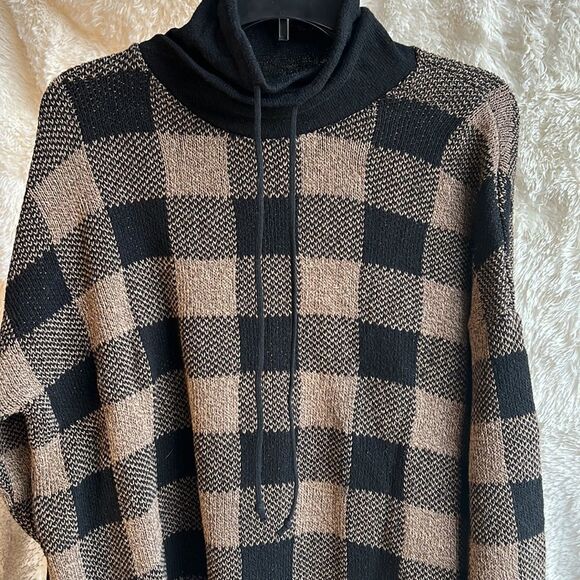 Plaid Long Sleeve Sweater, Drawstrings Size large Worn once - Picture 2 of 4